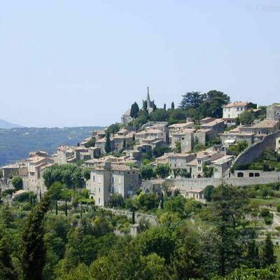Le VILLAGE DE BONNIEUX