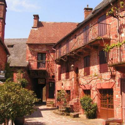 Collonges la rouge rue
