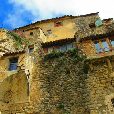 Le VILLAGE DE BONNIEUX